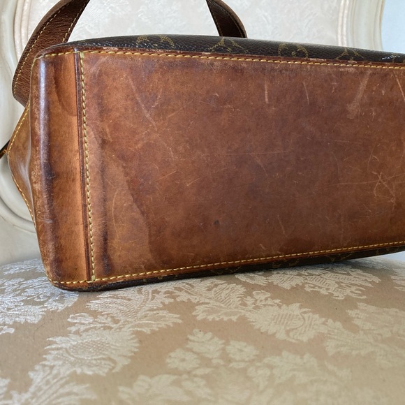 Louis Vuitton Monogram Tote - Picture 11 of 15